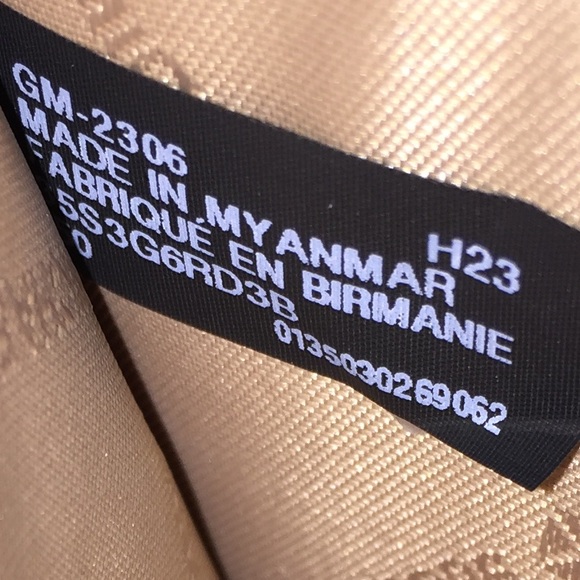 Michael Kors Reed Vanilla Card Holder - Picture 4 of 5